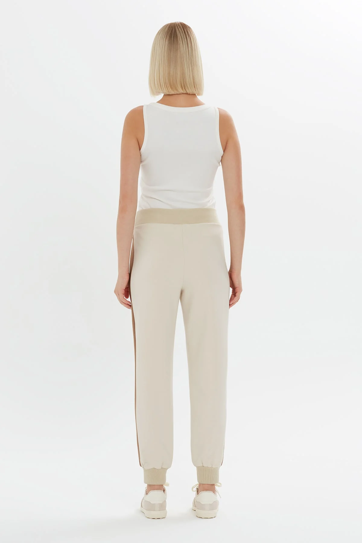 Beige Pocketed Carrot Fit Sweatpants - Image 4