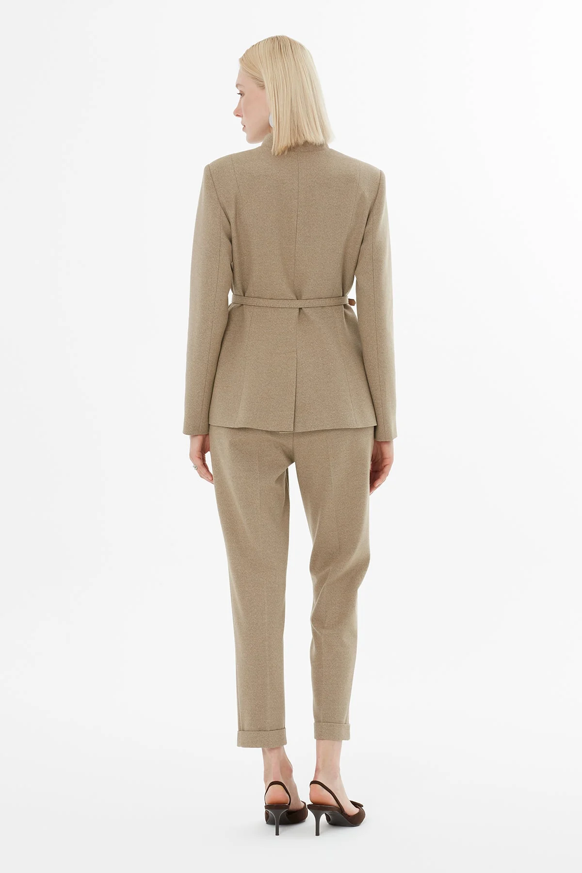 Beige Suit with Pocketed Jacket - Image 4