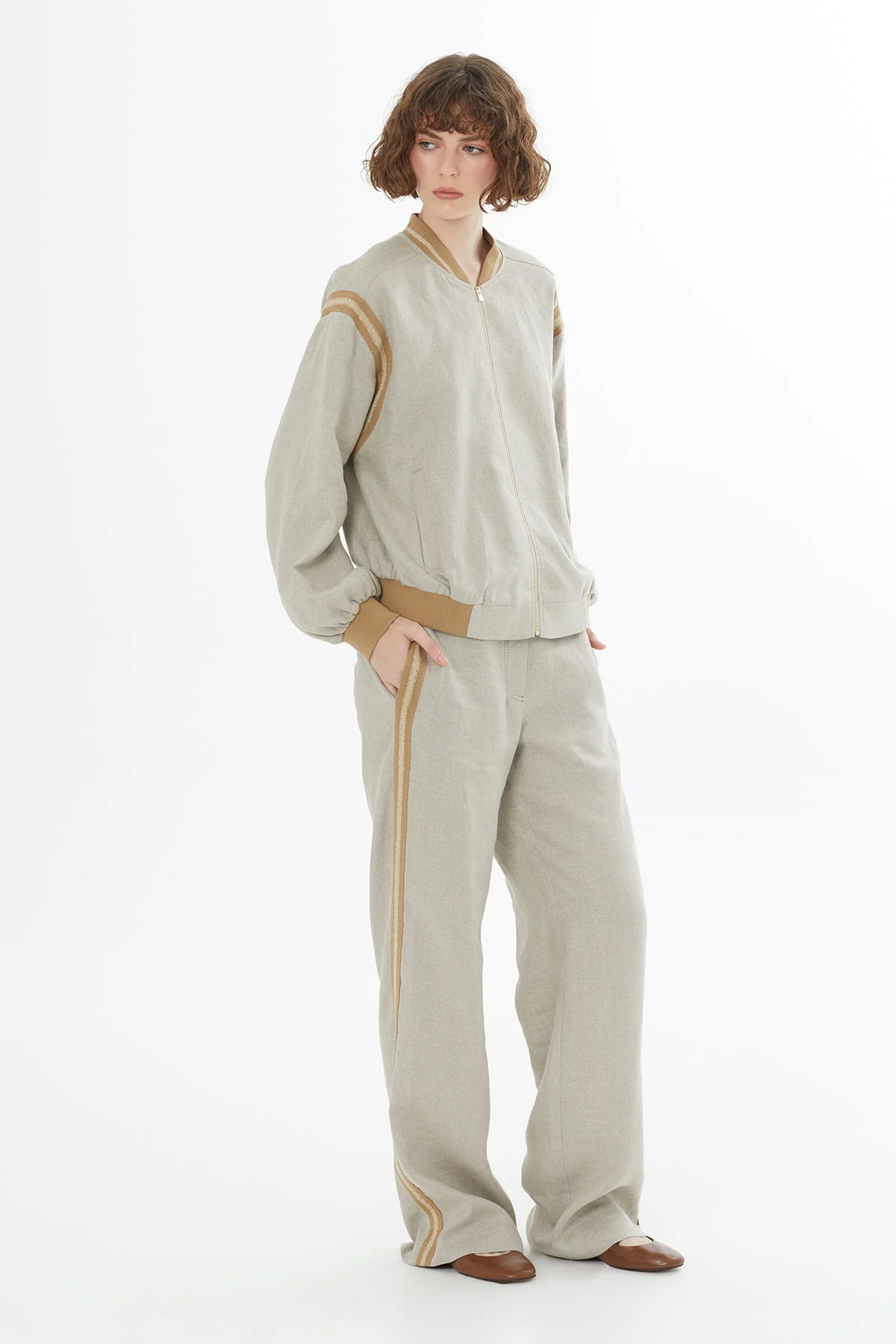 Beige Zip-Front Linen Jacket - Image 4