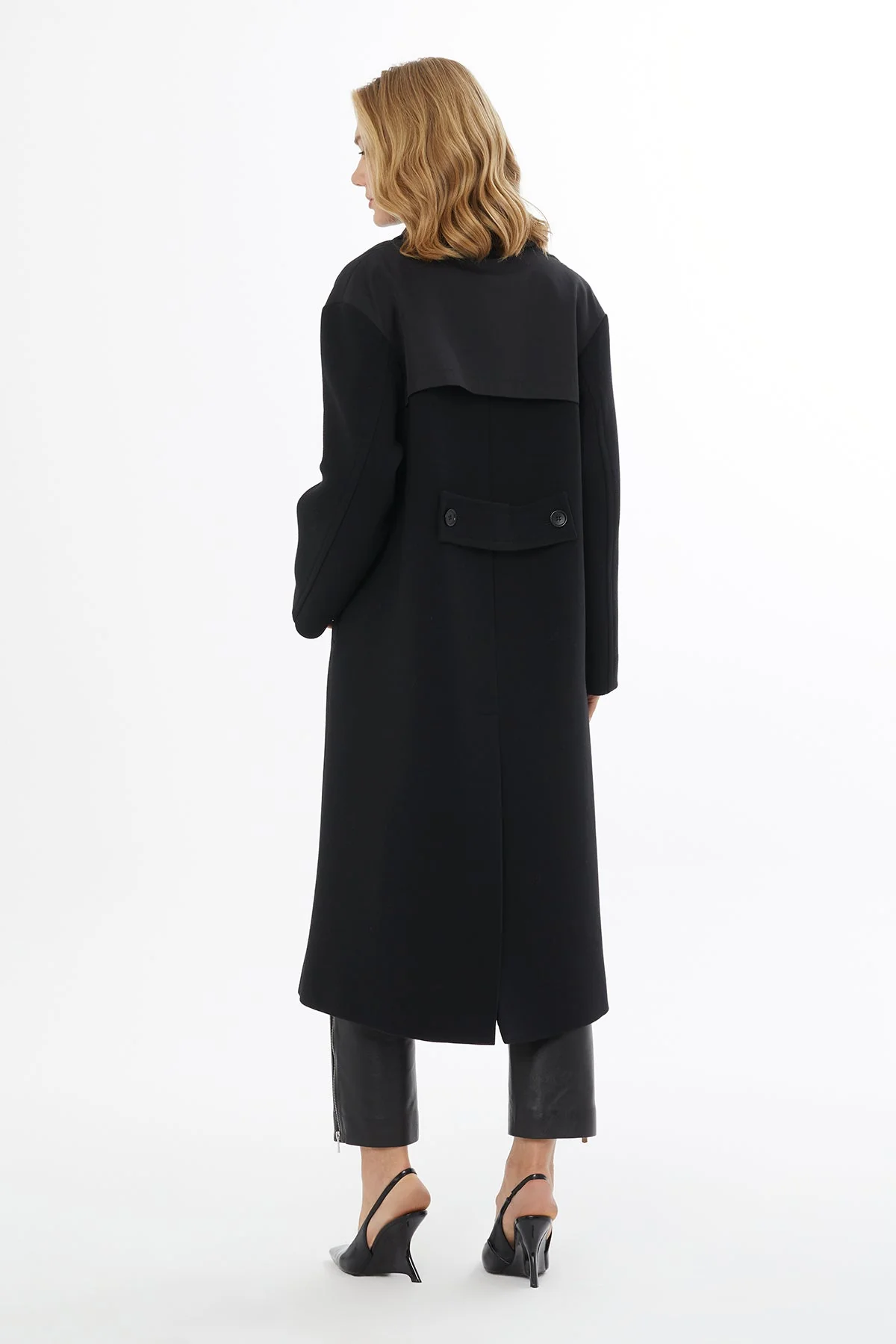 Black Back-Closure and Slit Coat - Image 3