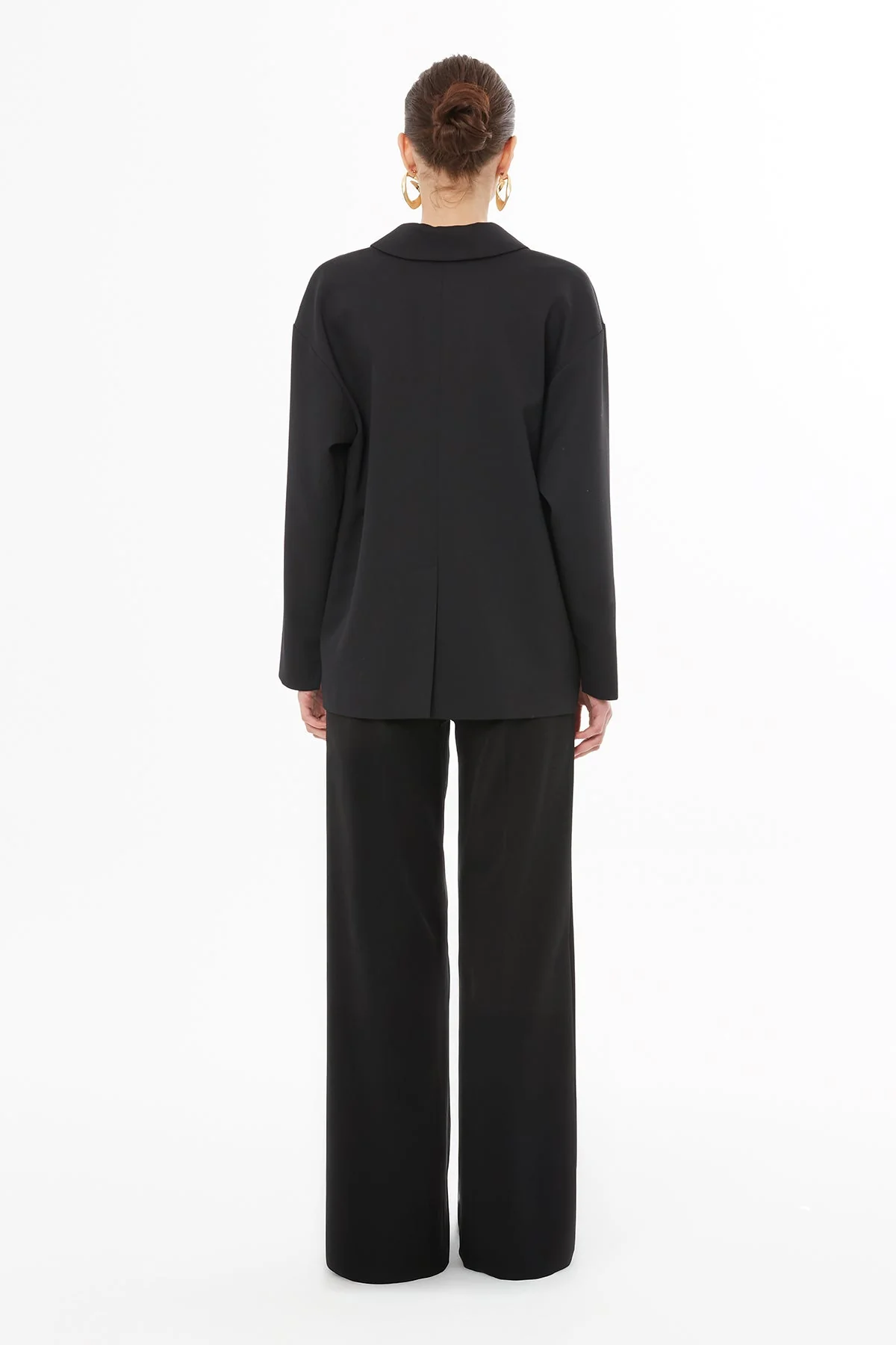 Black Jacket with Fillet Pocket Detail - Image 7