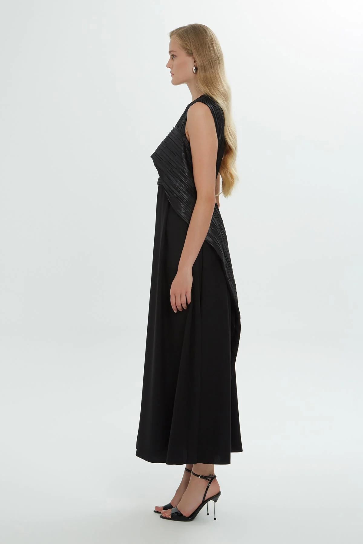 Black Round-Neck Midi Dress - Image 2