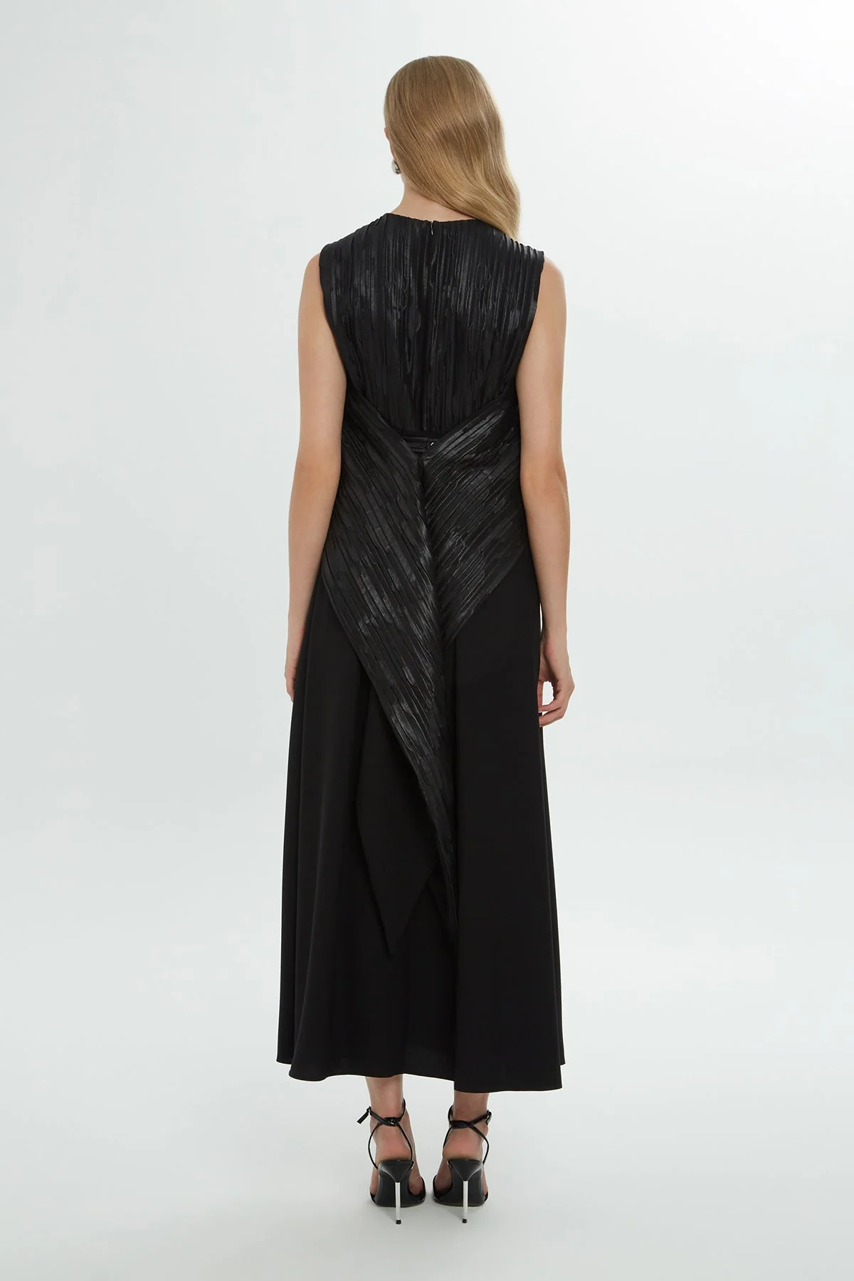 Black Round-Neck Midi Dress - Image 4