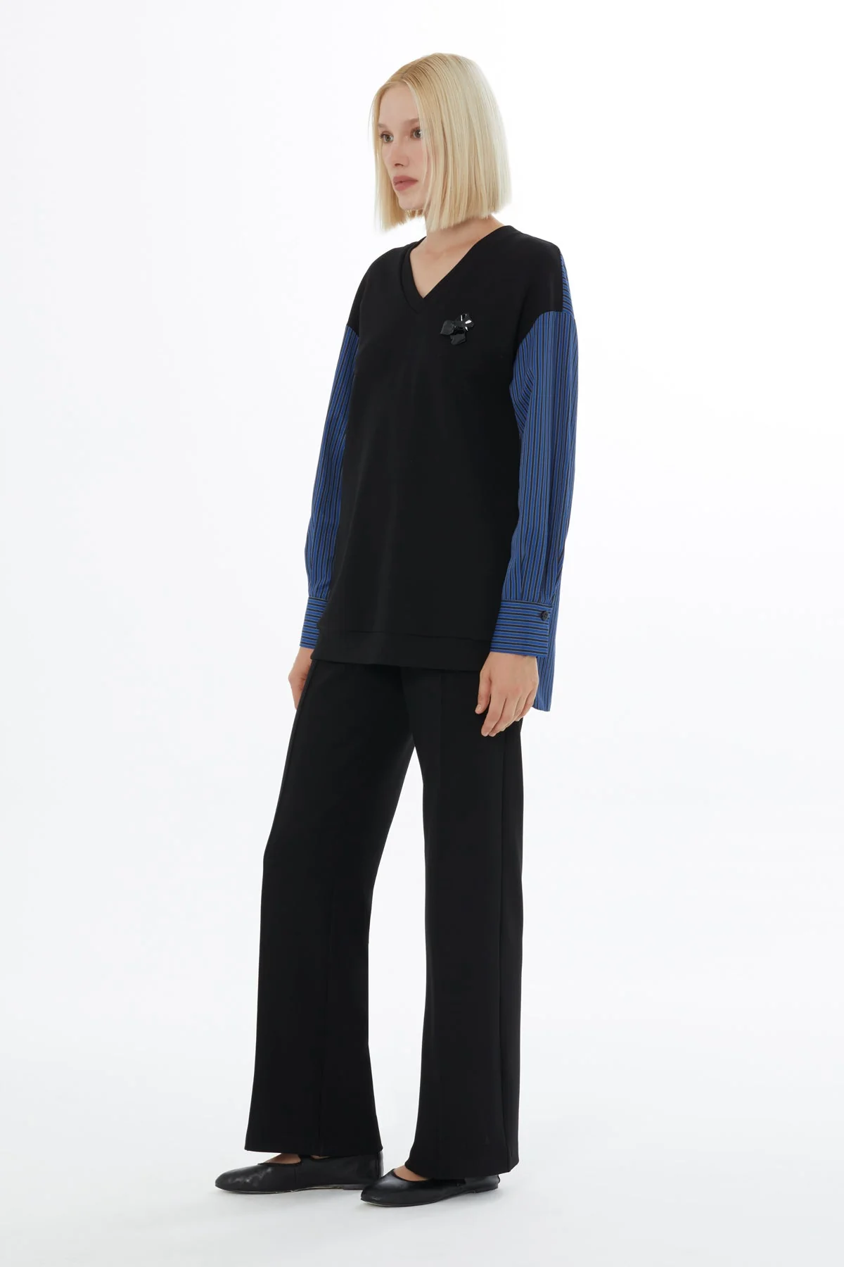 Black Tracksuit Set with Brooch Detail - Image 3