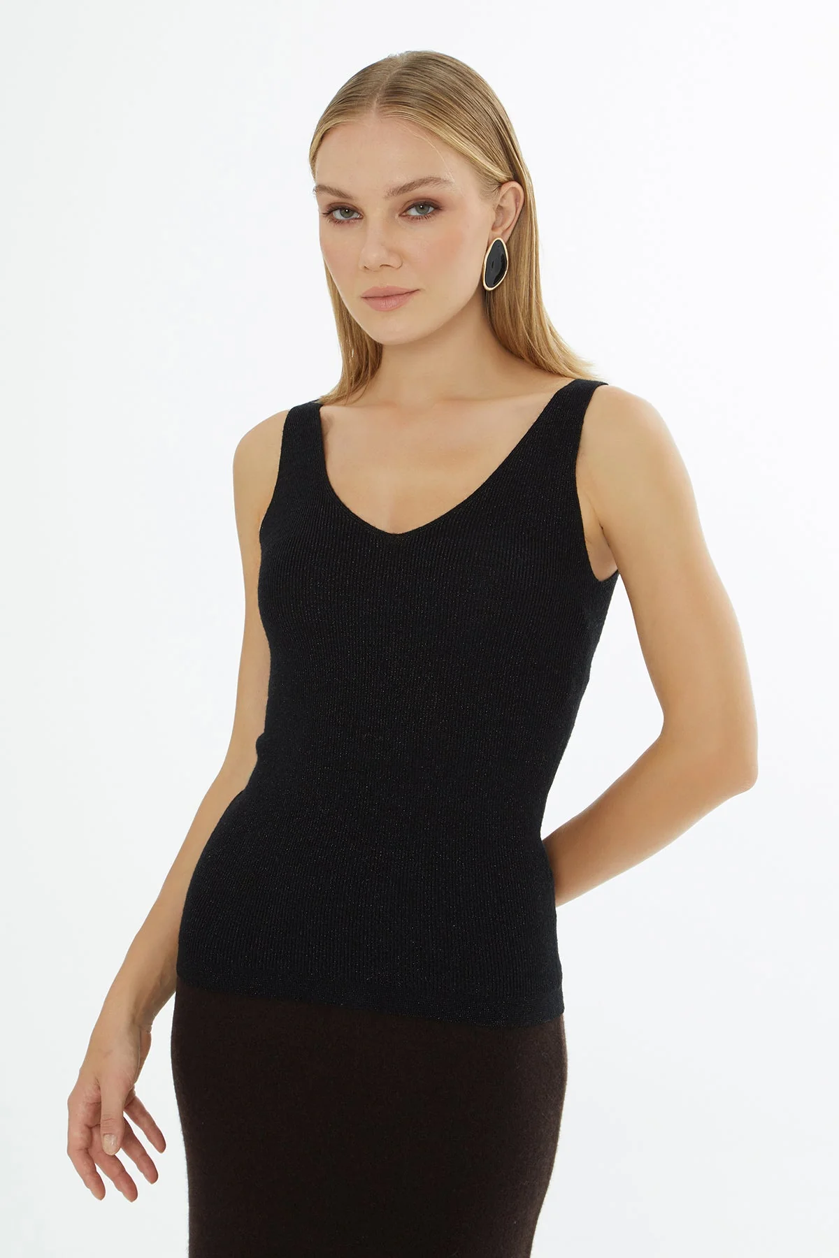 Black V-Neck Sleeveless Blouse - Image 3