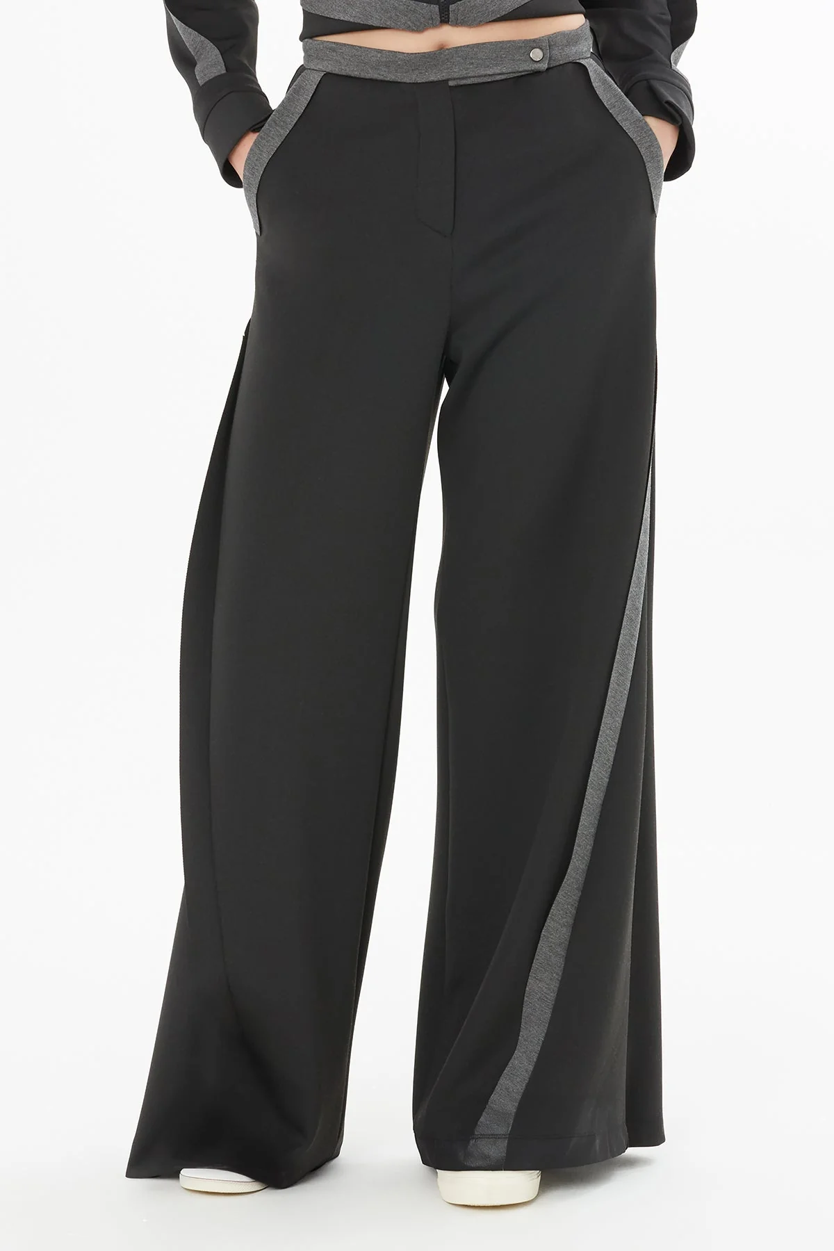 Black Wide-Leg Sweatpants - Image 2