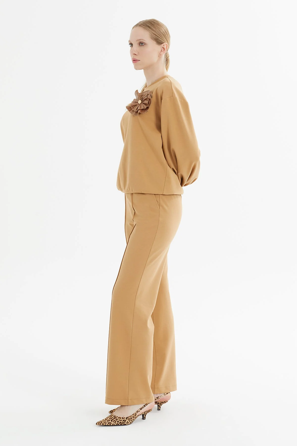 Brown Brooch-Detail Tracksuit - Image 4