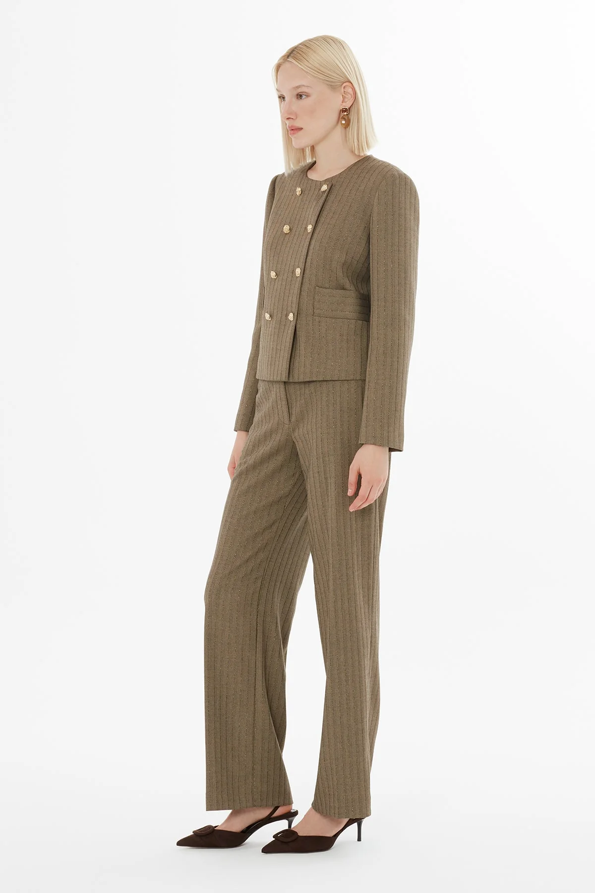 Brown Mono-Closure Jacket Suit - Image 4