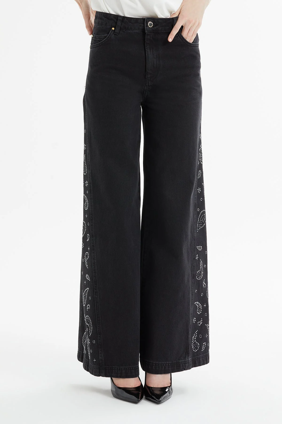 Buttoned Wide-Leg Jeans - Image 3