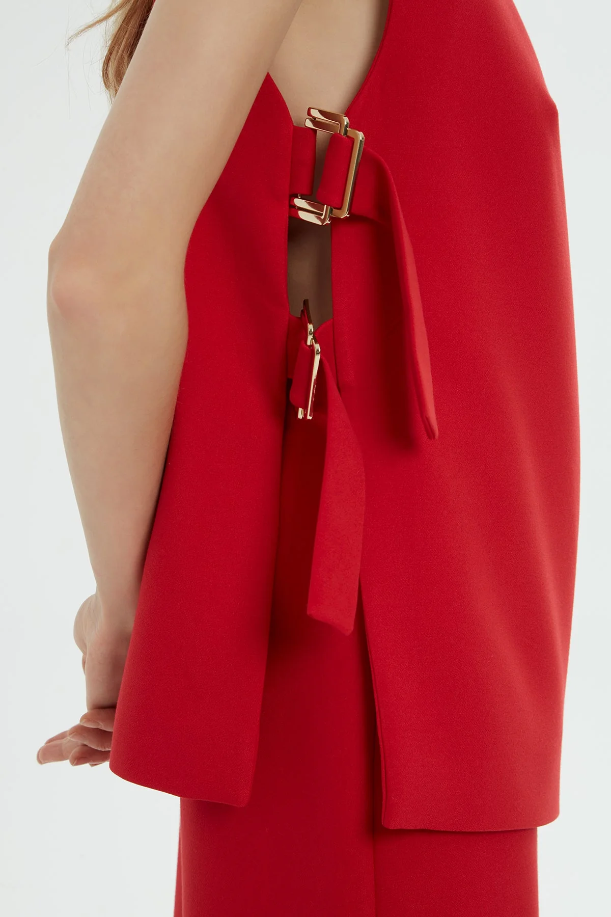 Crew-Neck Sleeveless Vest - Image 3