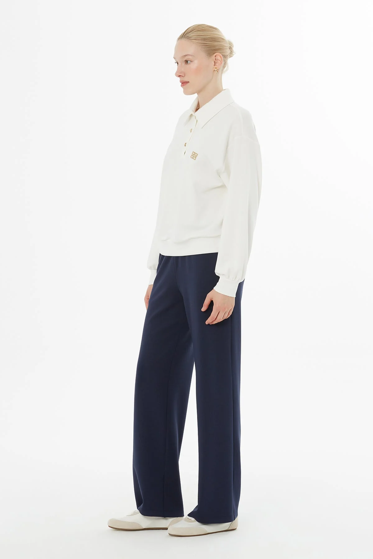 Ecru Buttoned Blouse and Sweatpants Set - Image 2