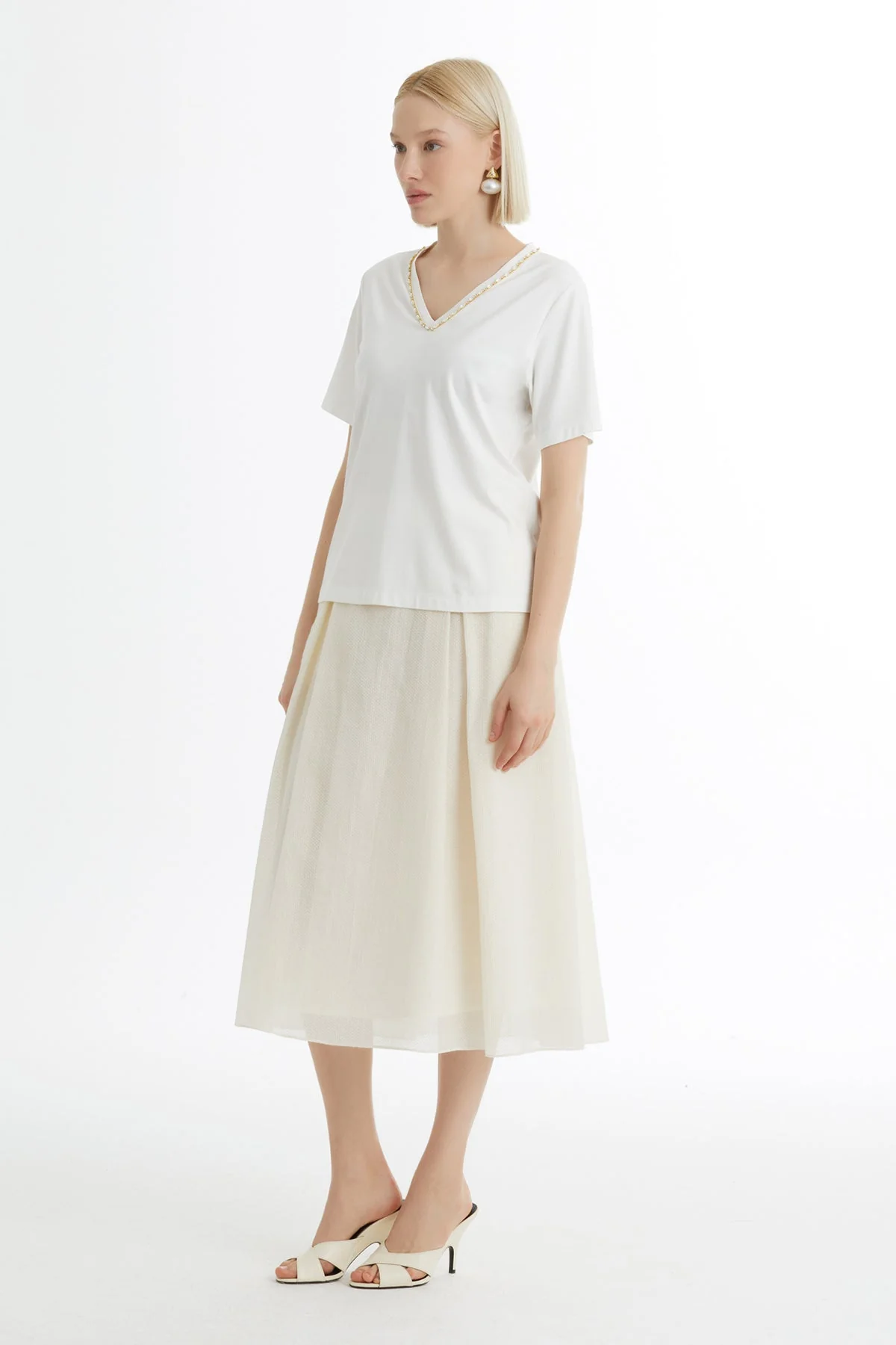 Ecru Embellished Collar Detail T-Shirt - Image 4