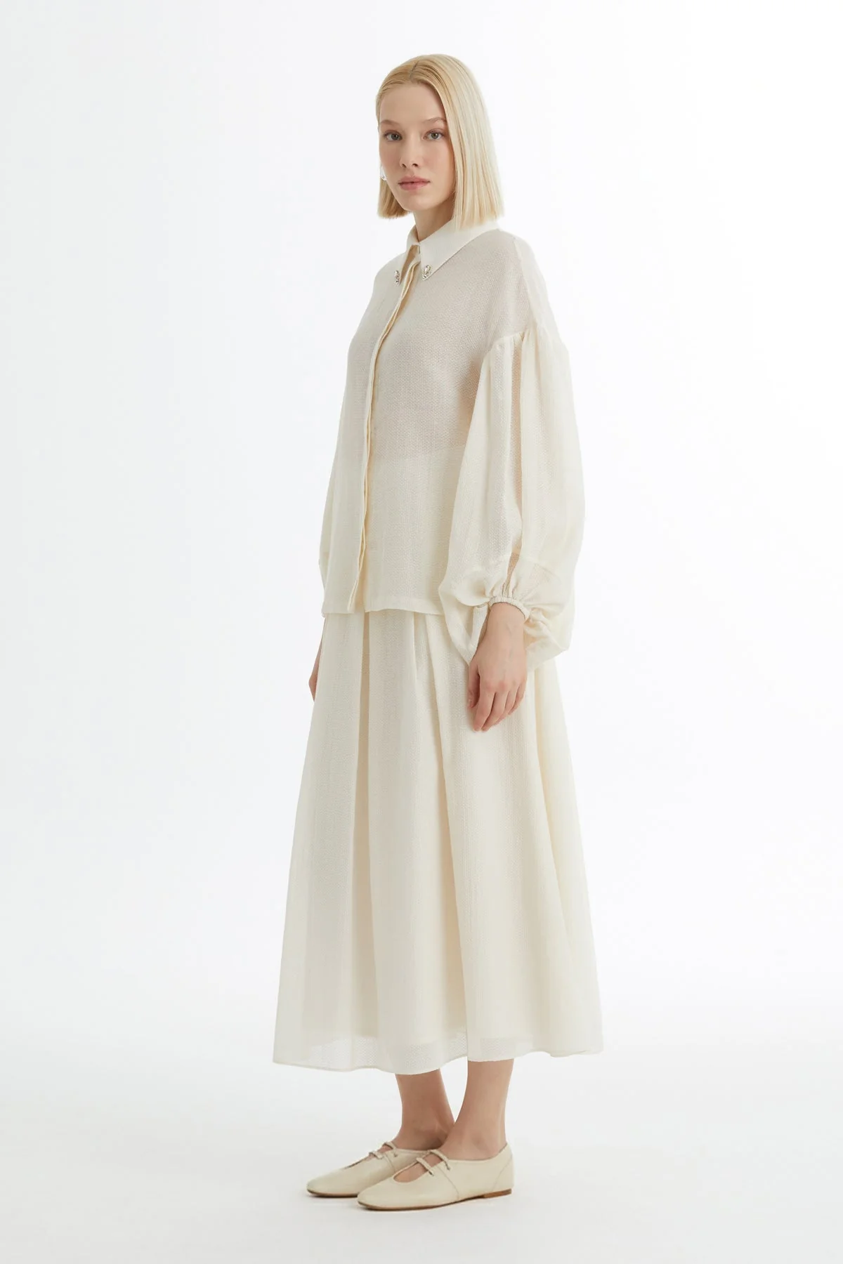 Ecru Embroidered Collar Shirt Pleated Skirt Set - Image 3