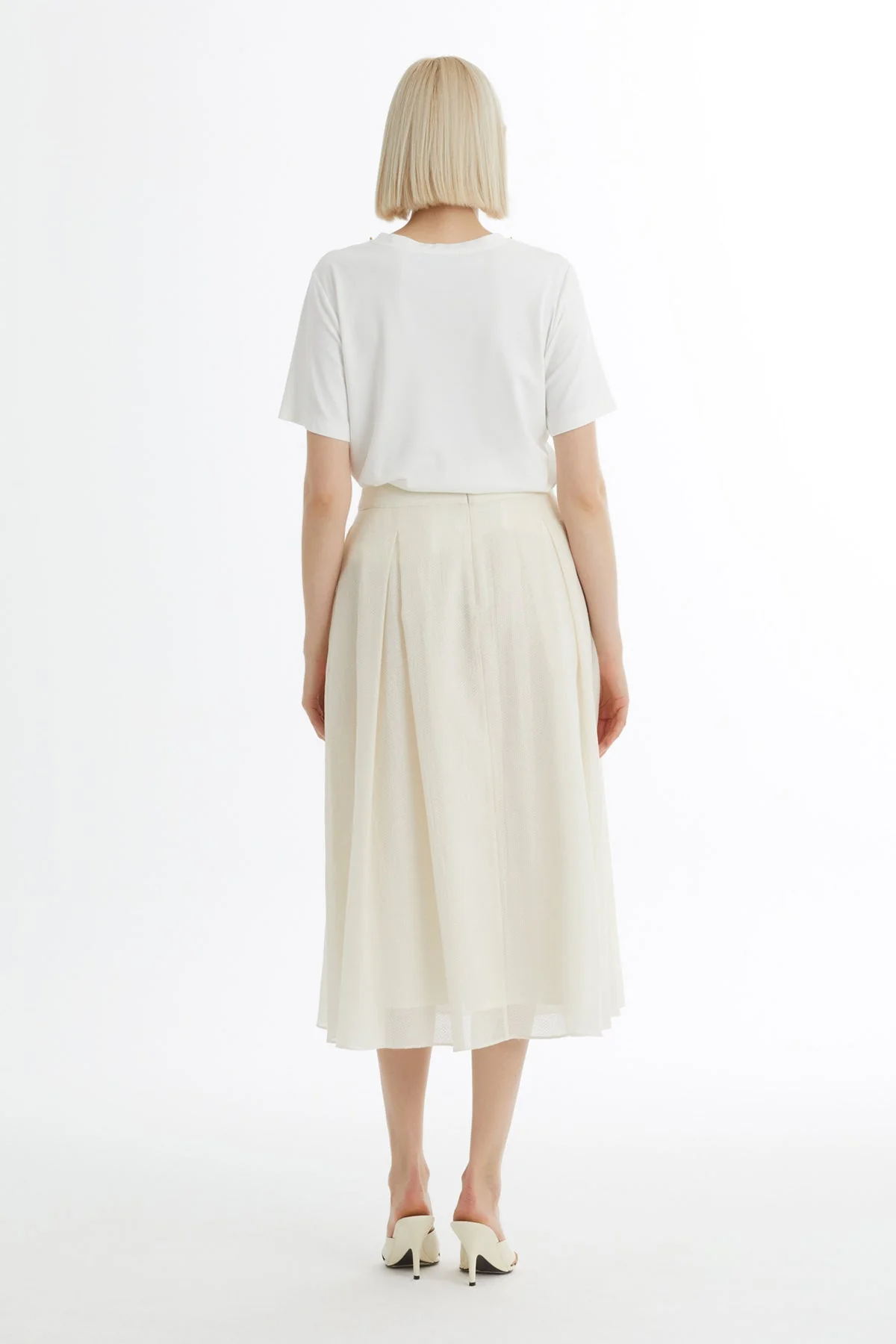 Ecru Pleated Embroidered Skirt - Image 5