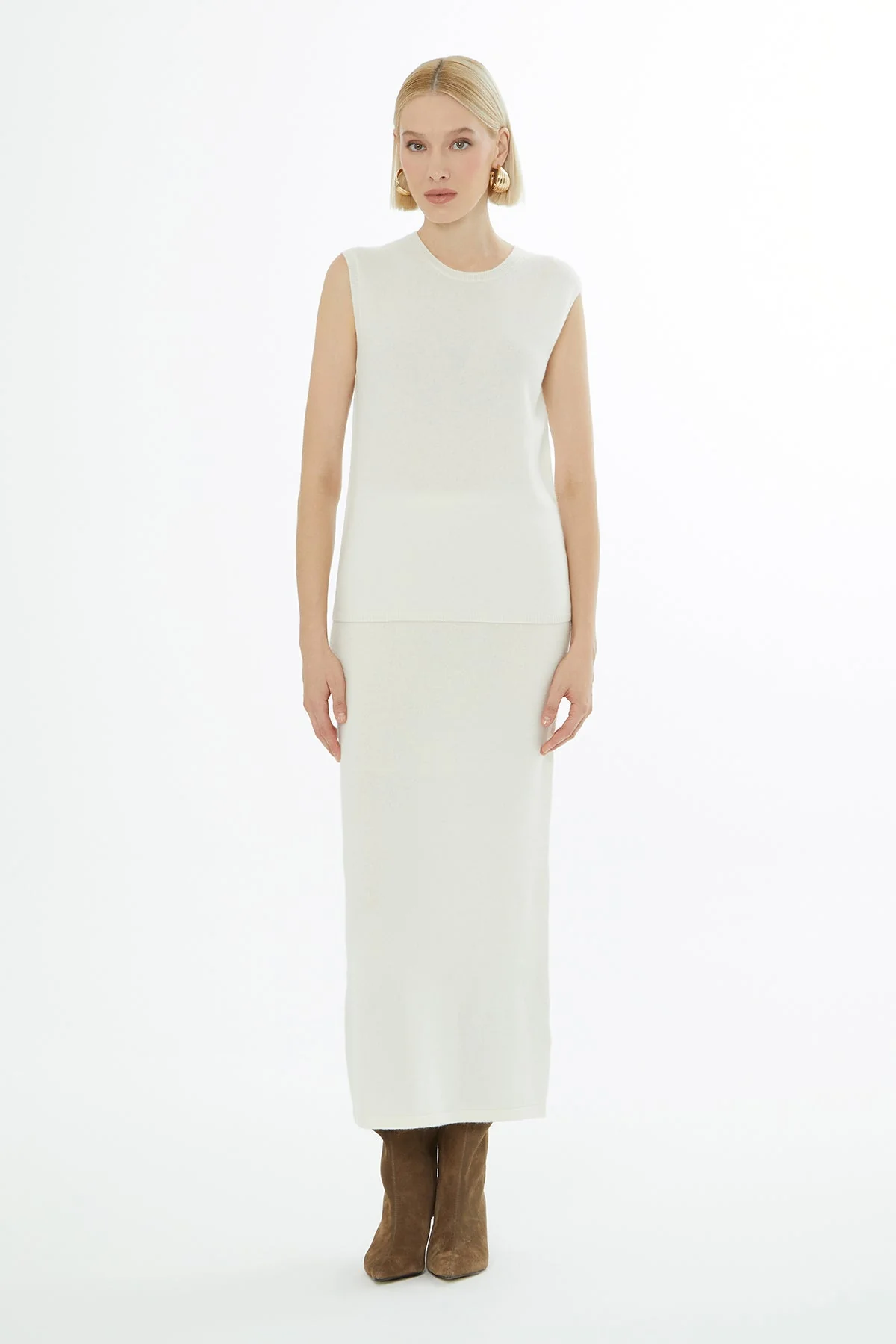 Ecru Sleeveless Round-Neck Blous