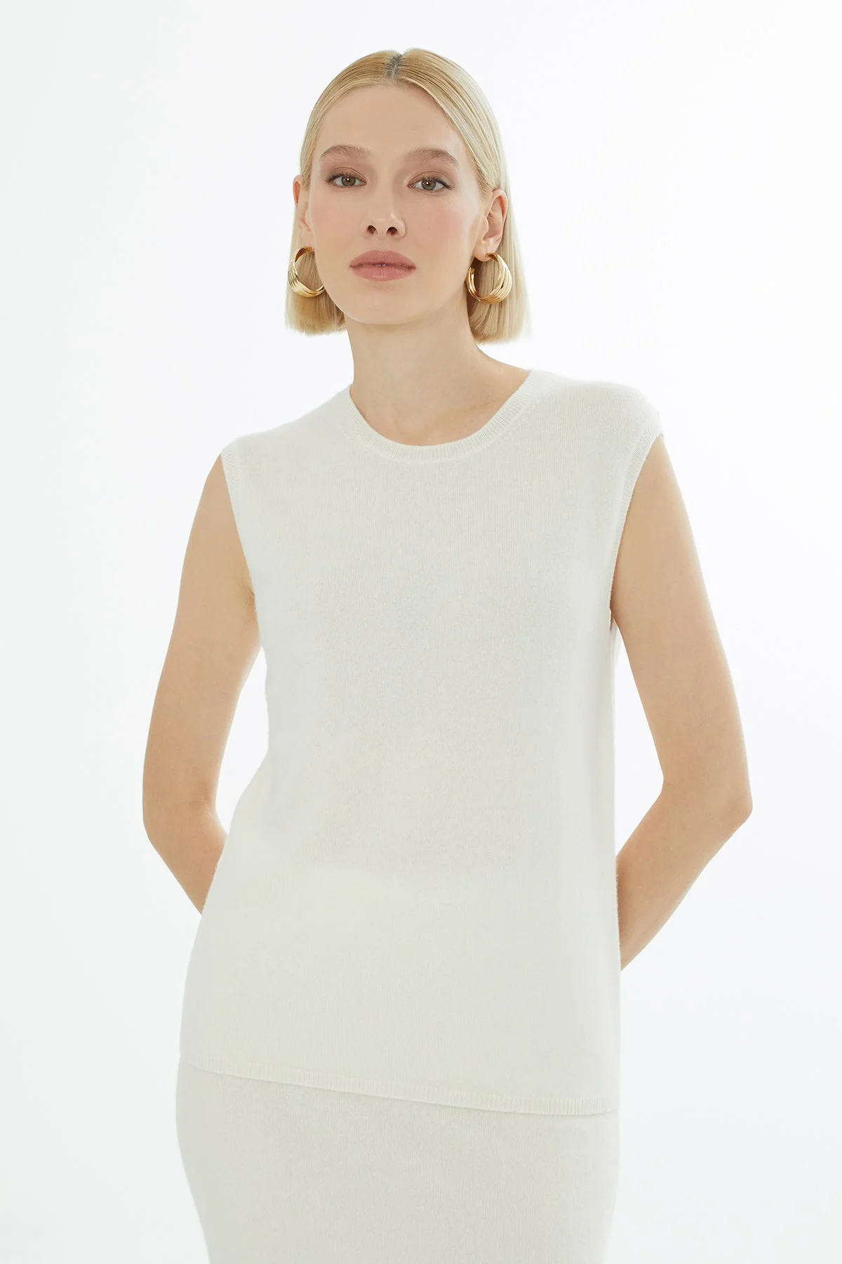 Ecru Sleeveless Round-Neck Blous - Image 3