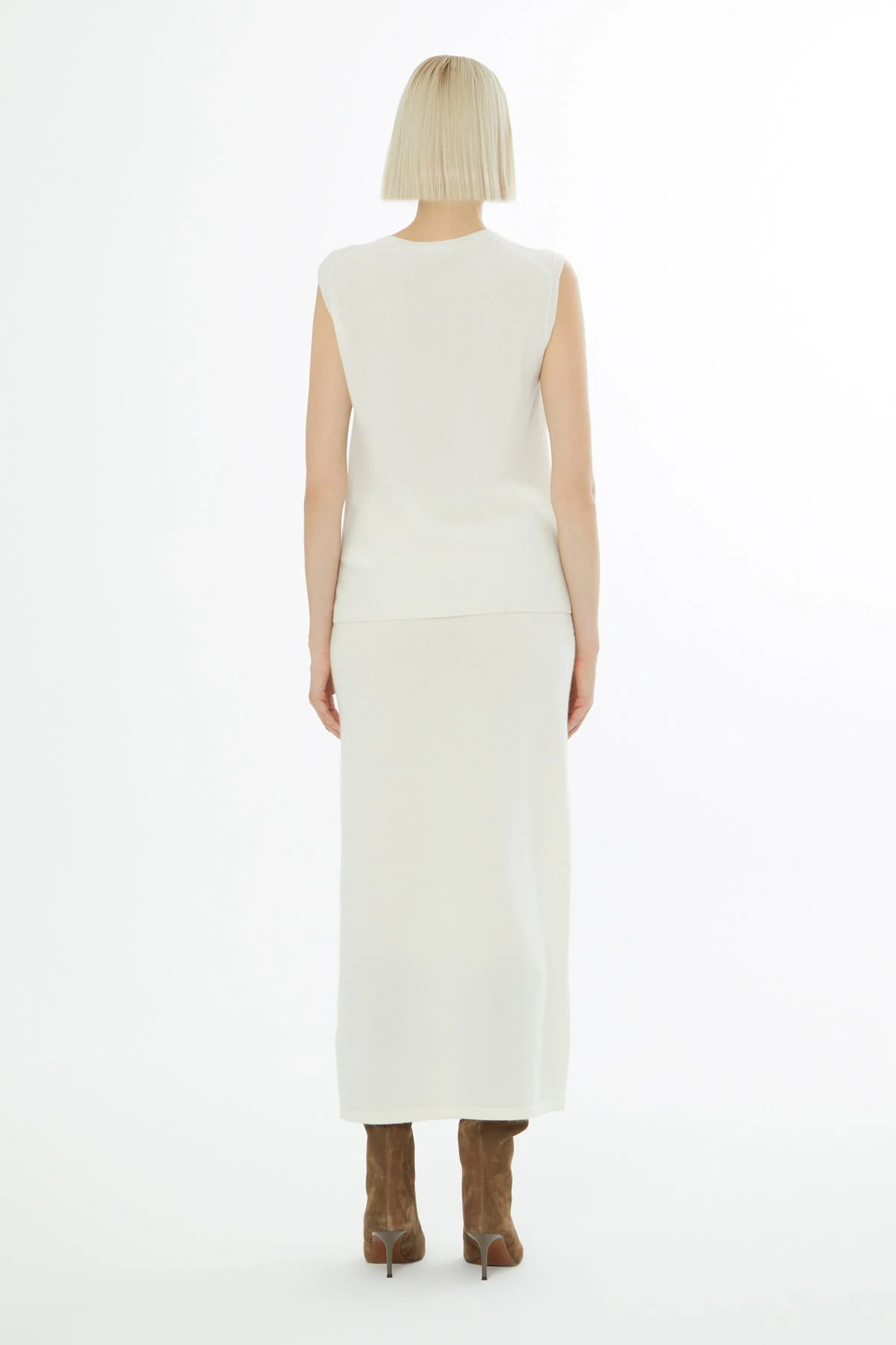 Ecru Sleeveless Round-Neck Blous - Image 5