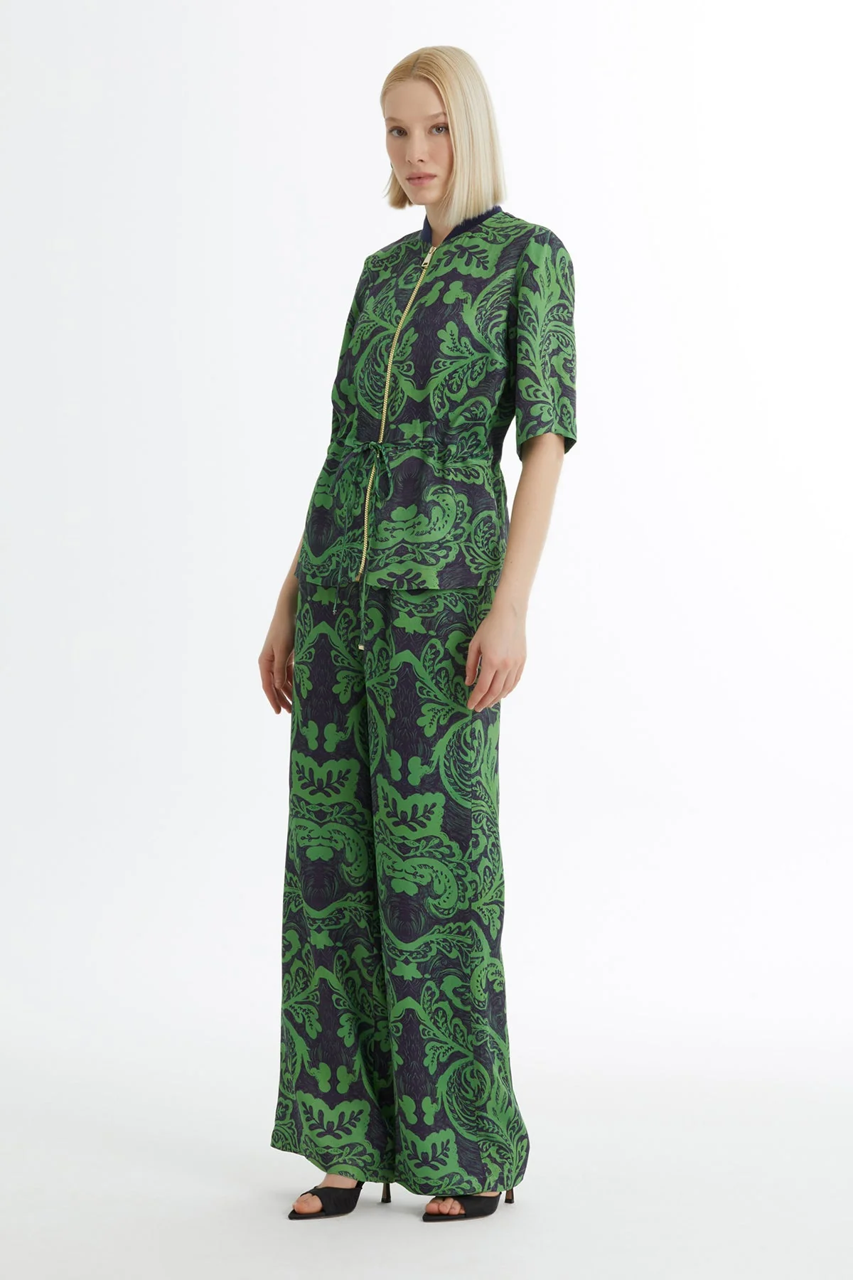 Green Patterned Blazer and Trouser Set - Image 4