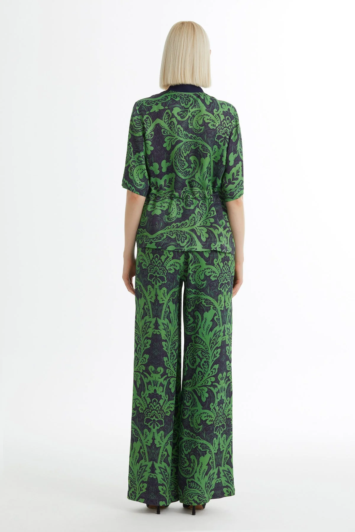 Green Patterned Blazer and Trouser Set - Image 5