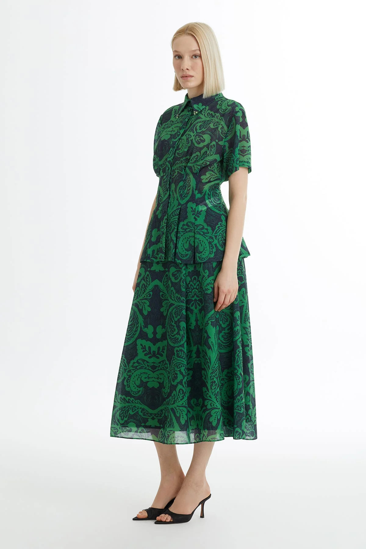 Green Patterned Shirt and Skirt Set - Image 3