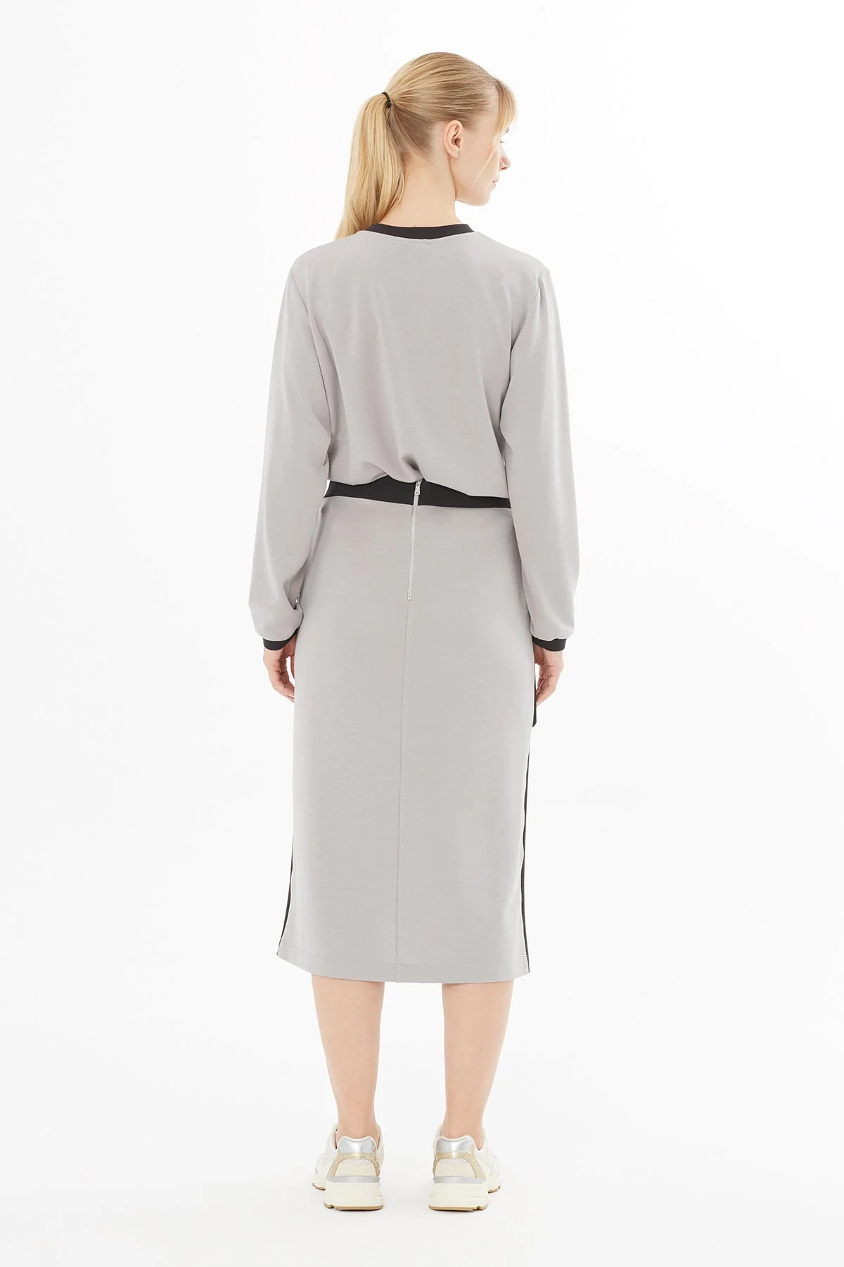 Grey Midi Skirt with Contrast Detail - Image 4