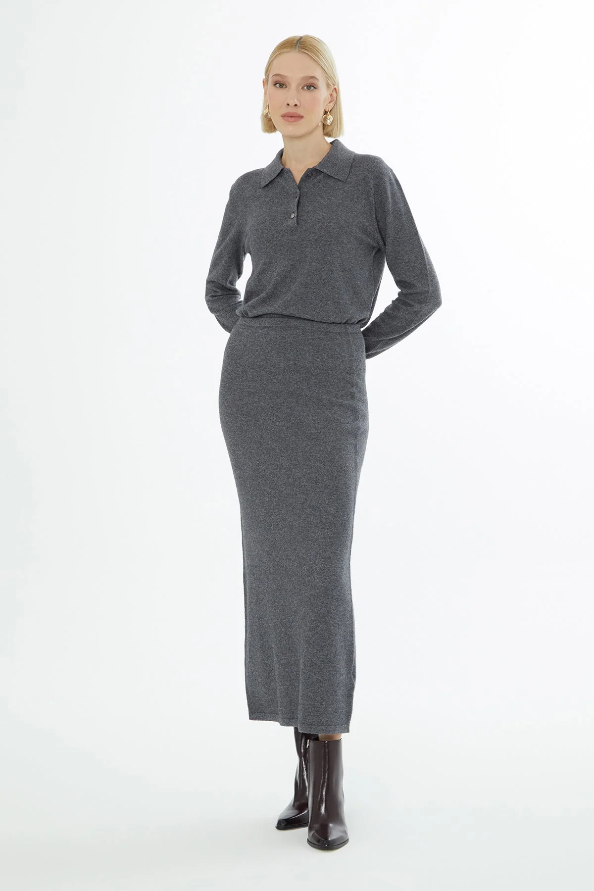 Grey Slim Knit Long Skirt - Image 3