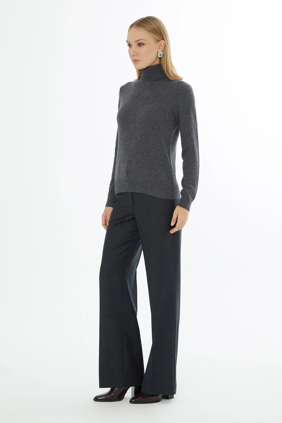 Grey Turtleneck Long-Sleeve Knit Sweater - Image 4