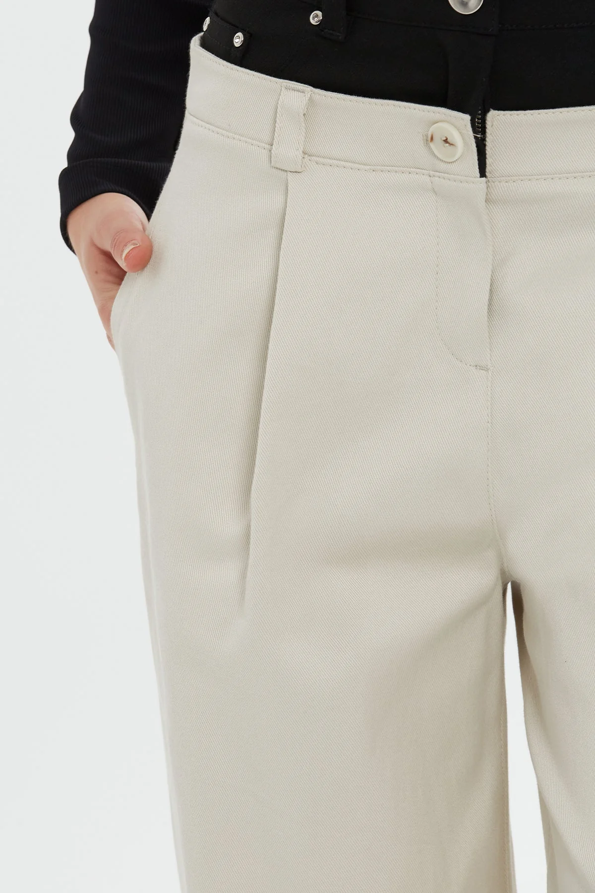 Laser-Detail Pleated Wide-Leg Pants - Image 3