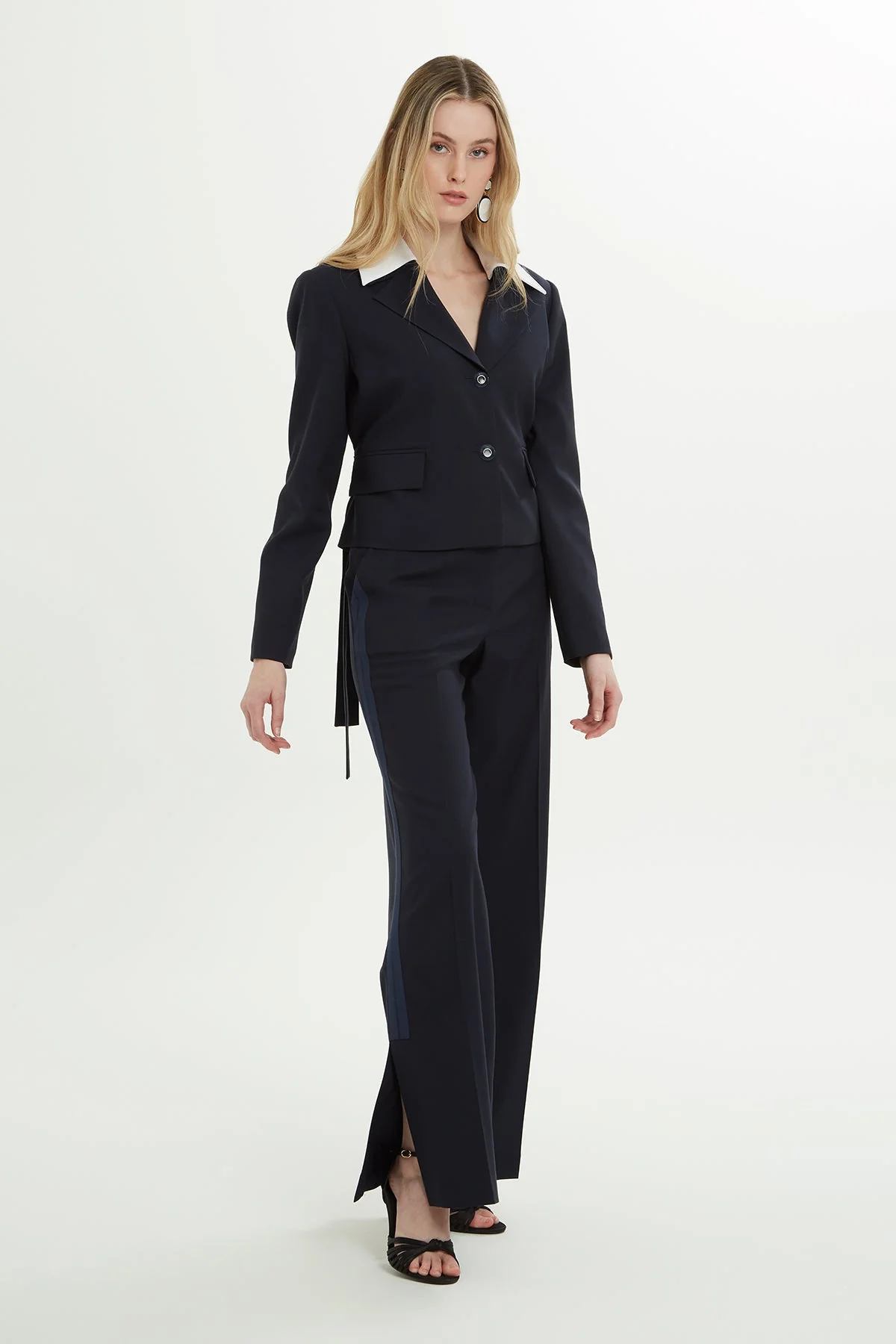 Navy Contrast-Collar Jacket - Image 3