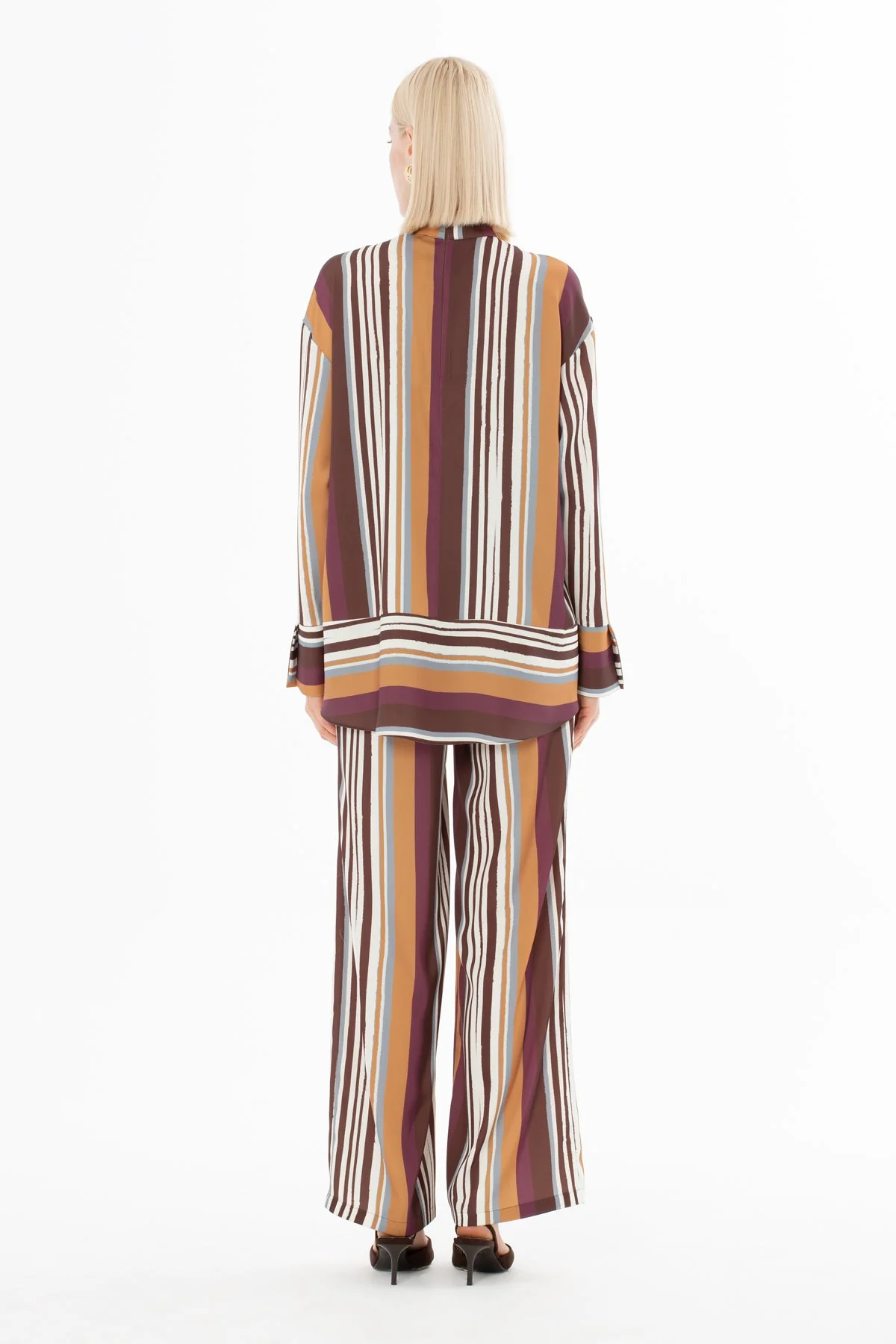 Printed Shirt and Trousers Suit - Image 4