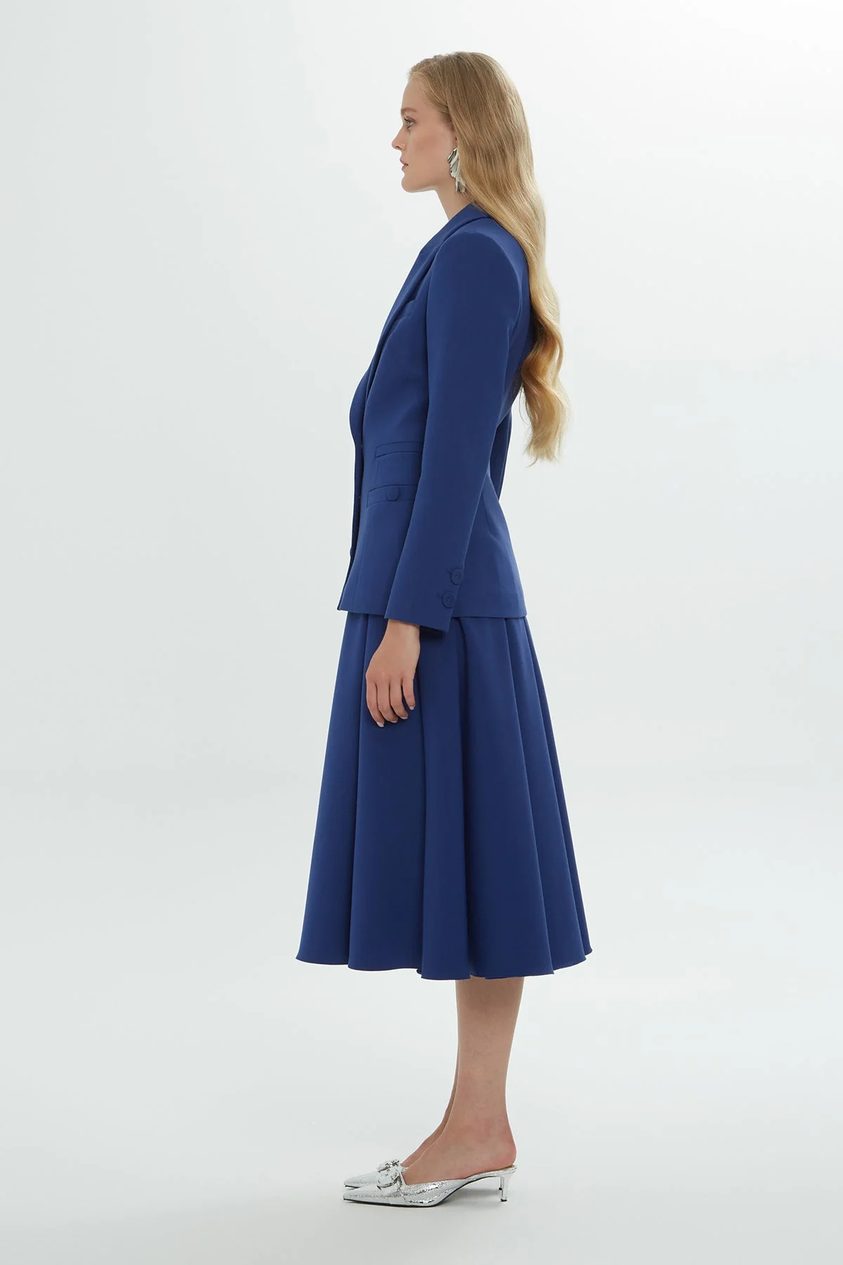 Classic Buttoned Blazer - Image 3