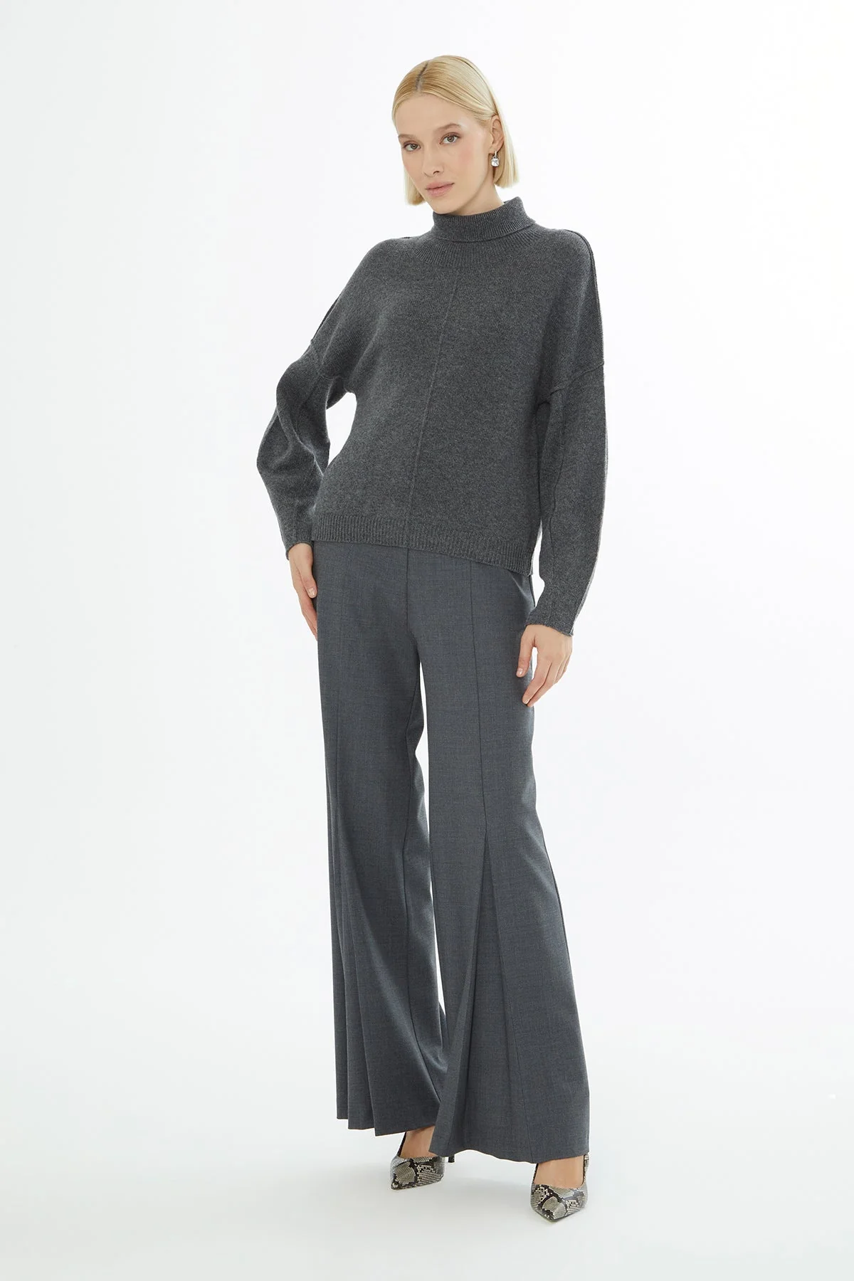 Grey Long-Sleeve Turtleneck Sweater - Image 4