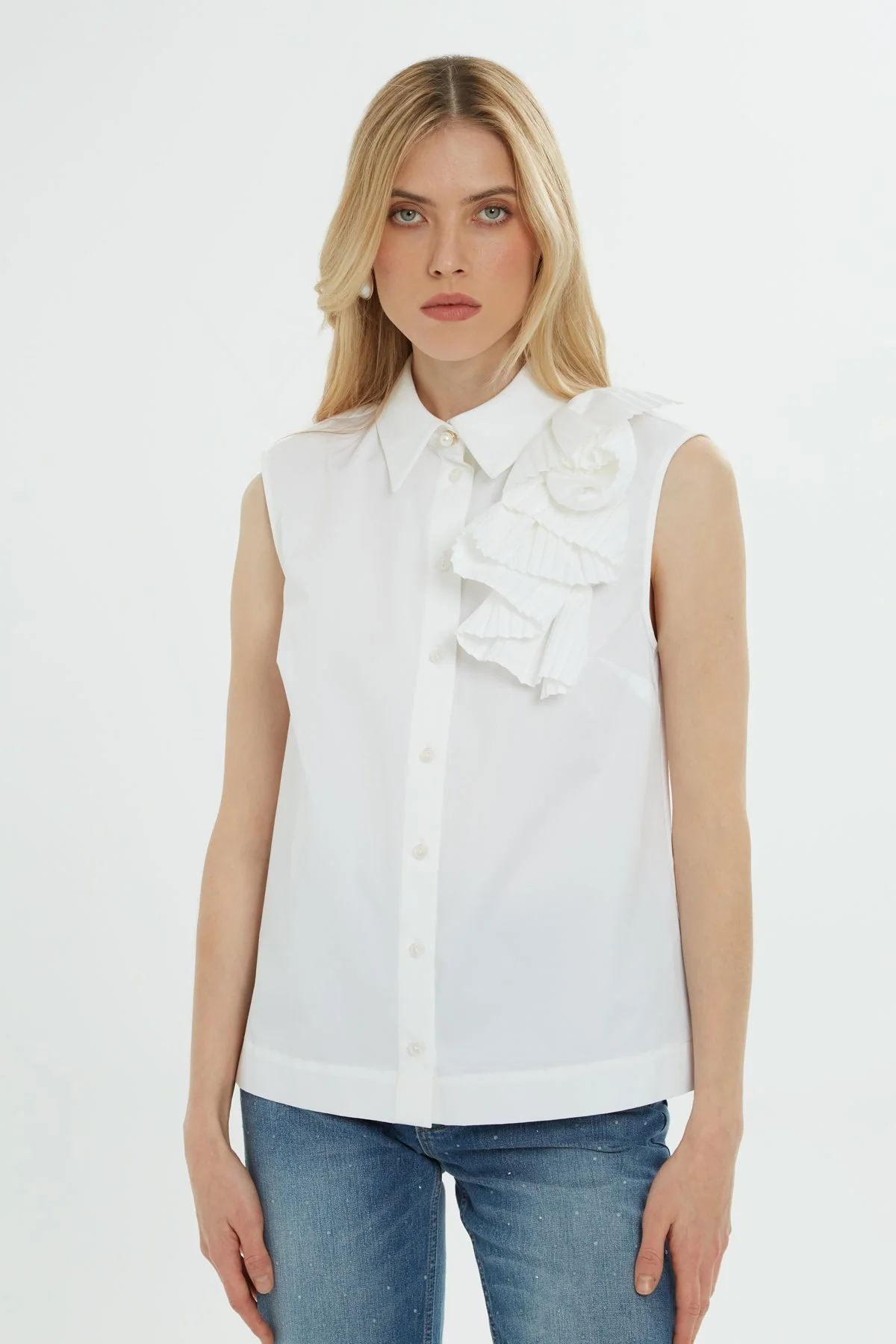 White Accessory-Collar Cotton Shirt