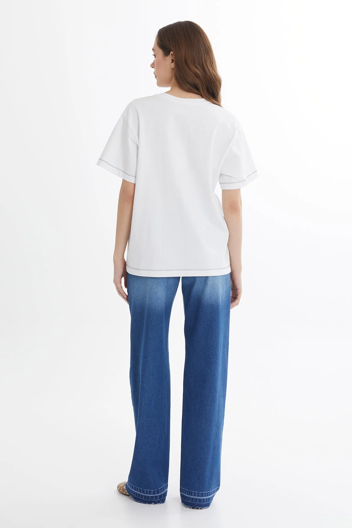 White Embroidered Detail T-Shirt - Image 4