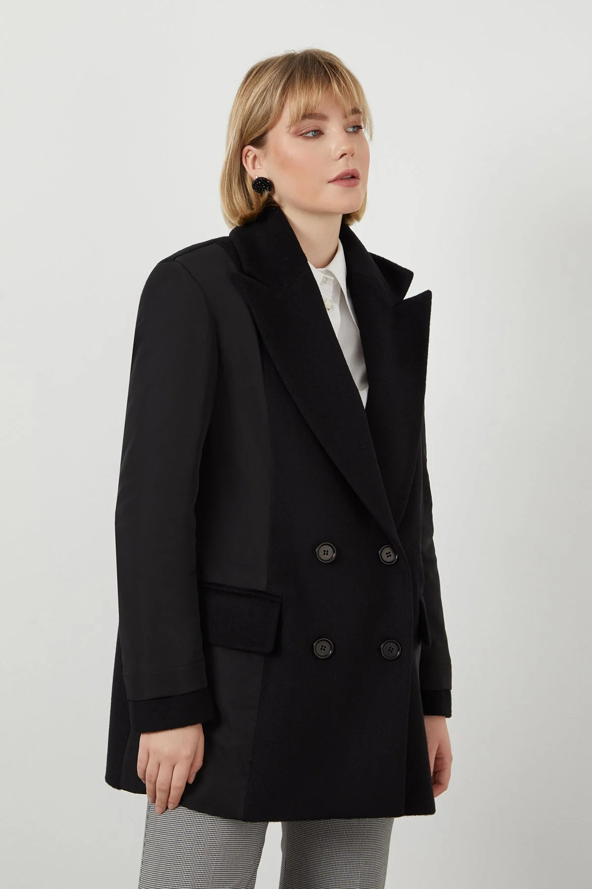 Wide-Collar Cashmere Jacket - Image 3