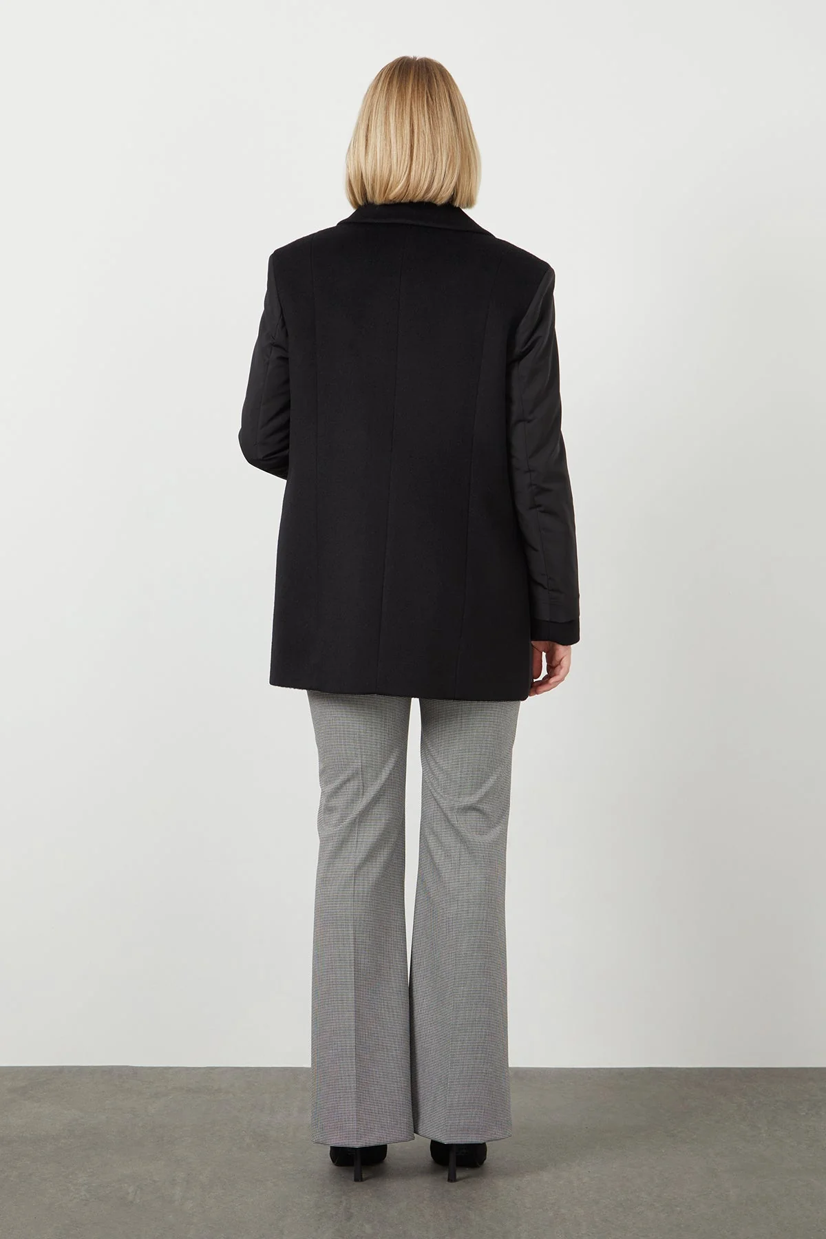 Wide-Collar Cashmere Jacket - Image 5