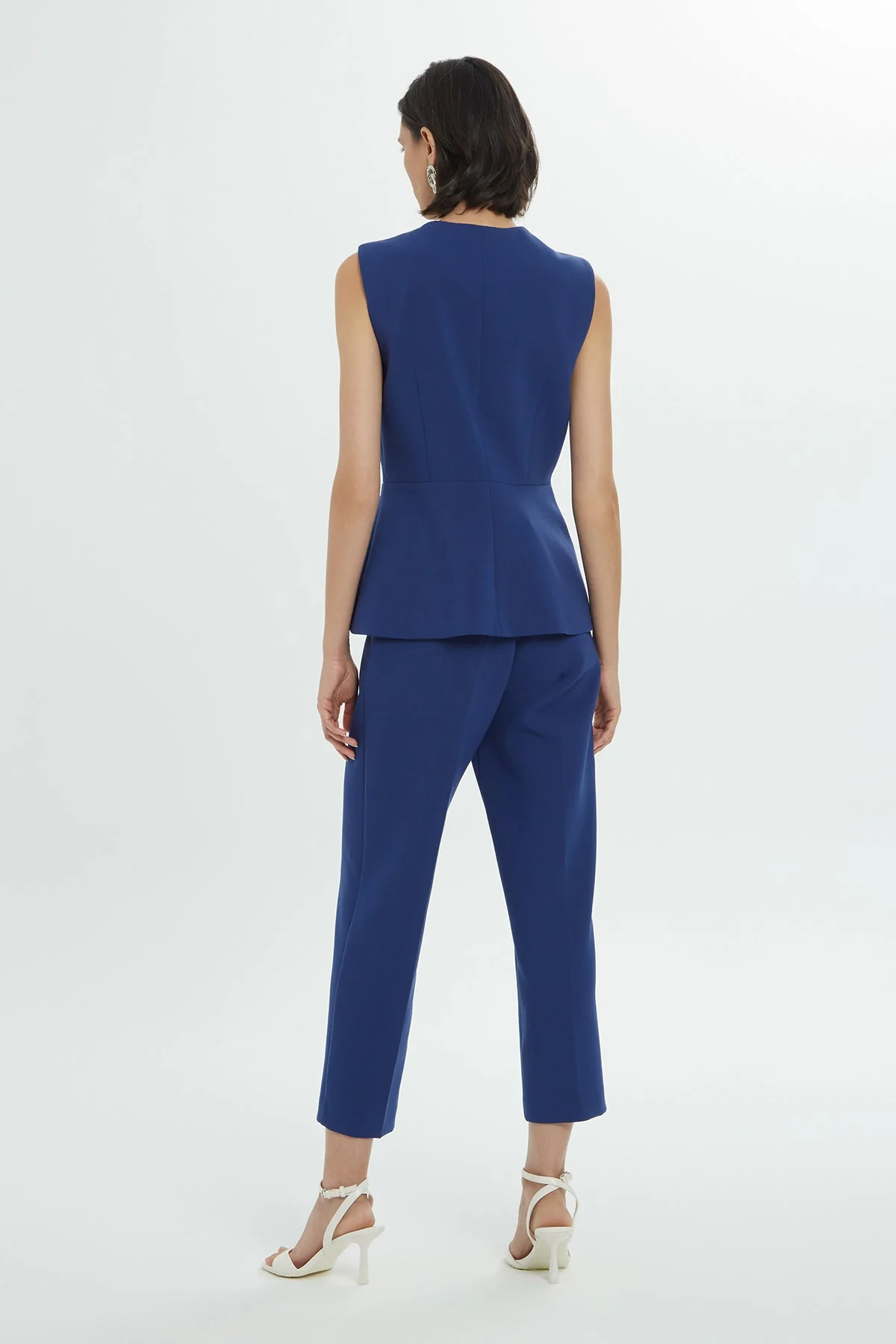 Single-Closure Lined Woven Vest - Image 4